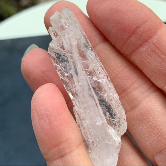 Faden Quartz: 66 Carats Specimen from Pakistan - Picture 6 of 14